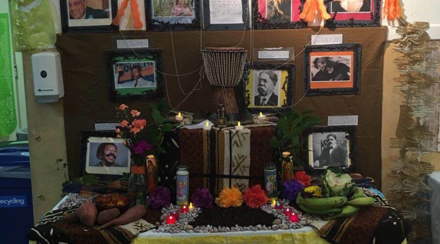 Altar Día de los Muertos en el Centro de la Raza